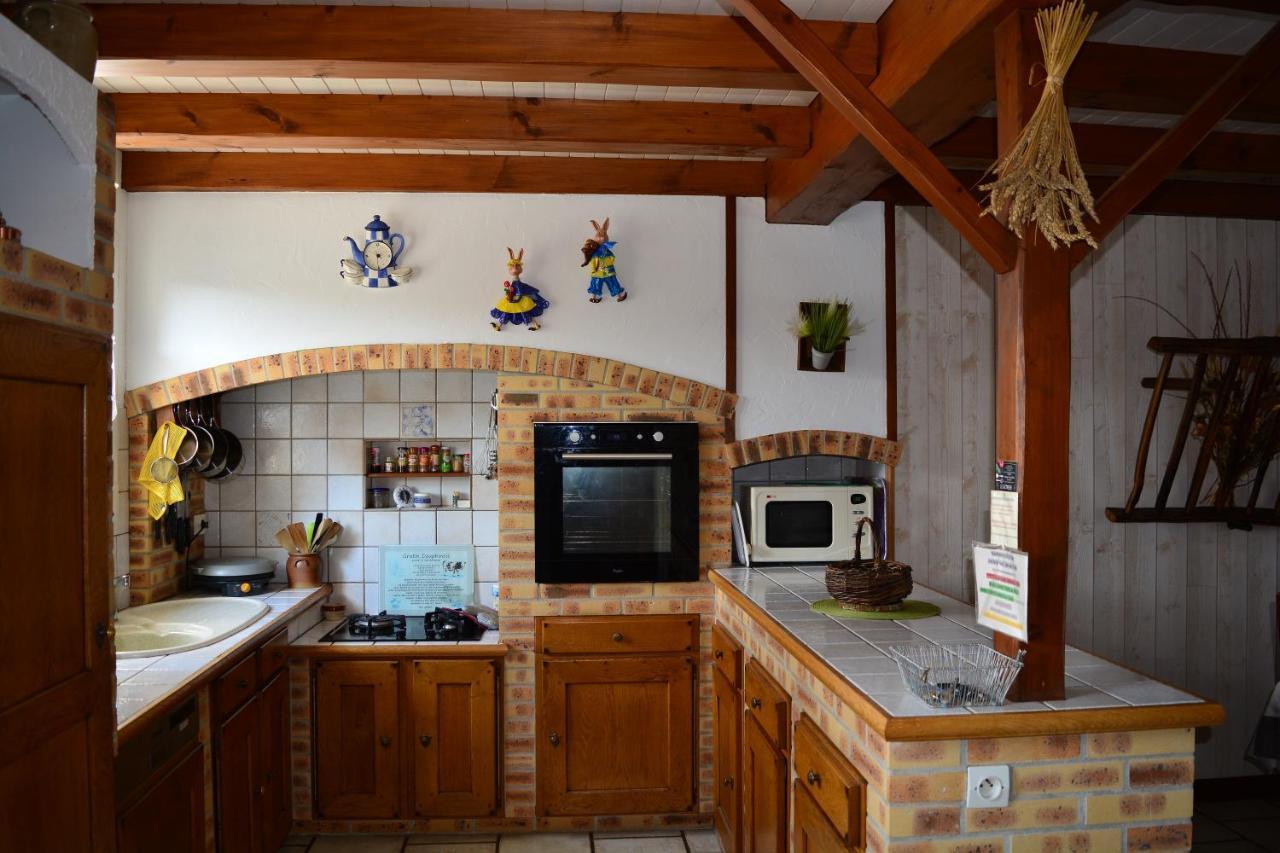 MARAIS POITEVIN pêche ,barque, vélos, wifi, linge, cheminée, cuisine La Taillee Esterno foto
