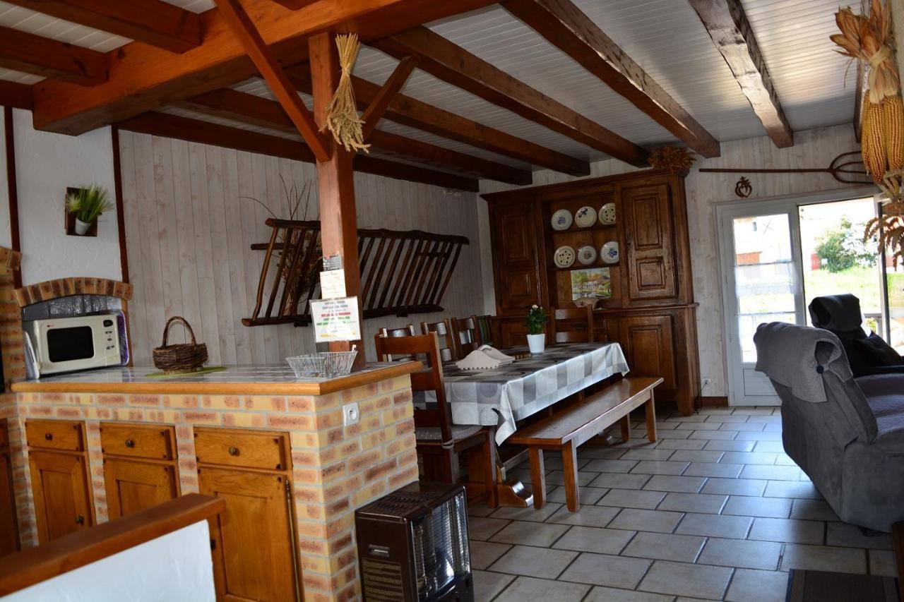 MARAIS POITEVIN pêche ,barque, vélos, wifi, linge, cheminée, cuisine La Taillee Esterno foto