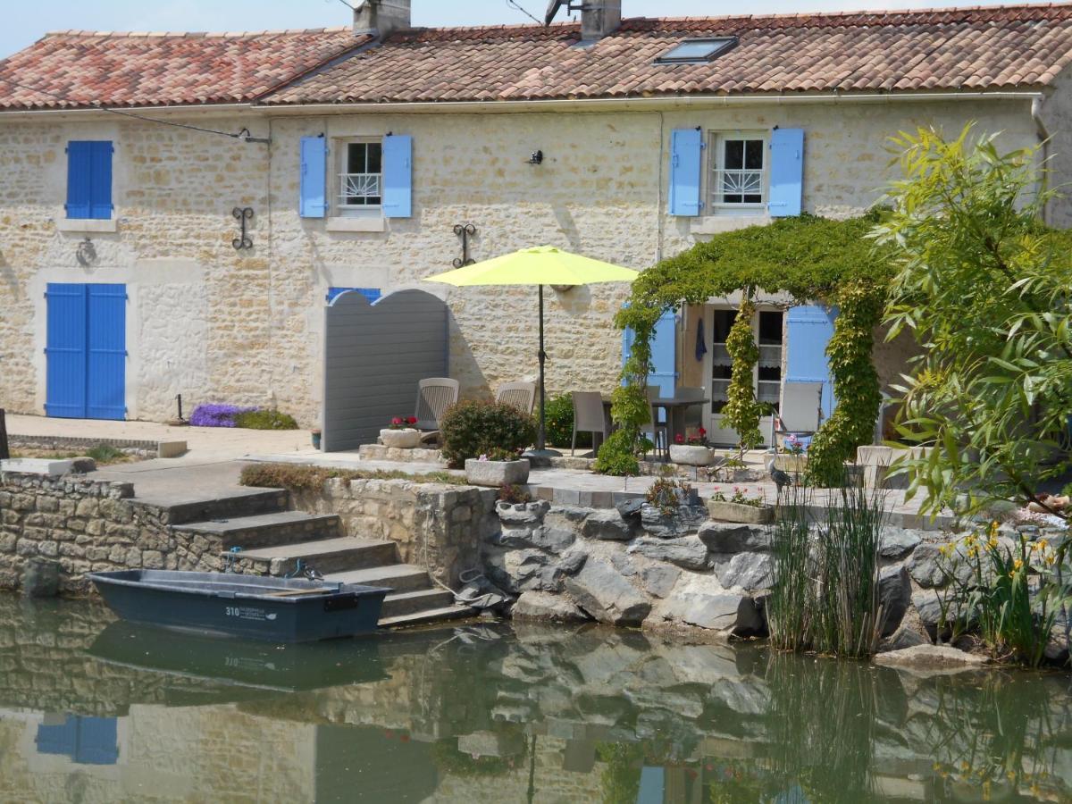 MARAIS POITEVIN pêche ,barque, vélos, wifi, linge, cheminée, cuisine La Taillee Esterno foto
