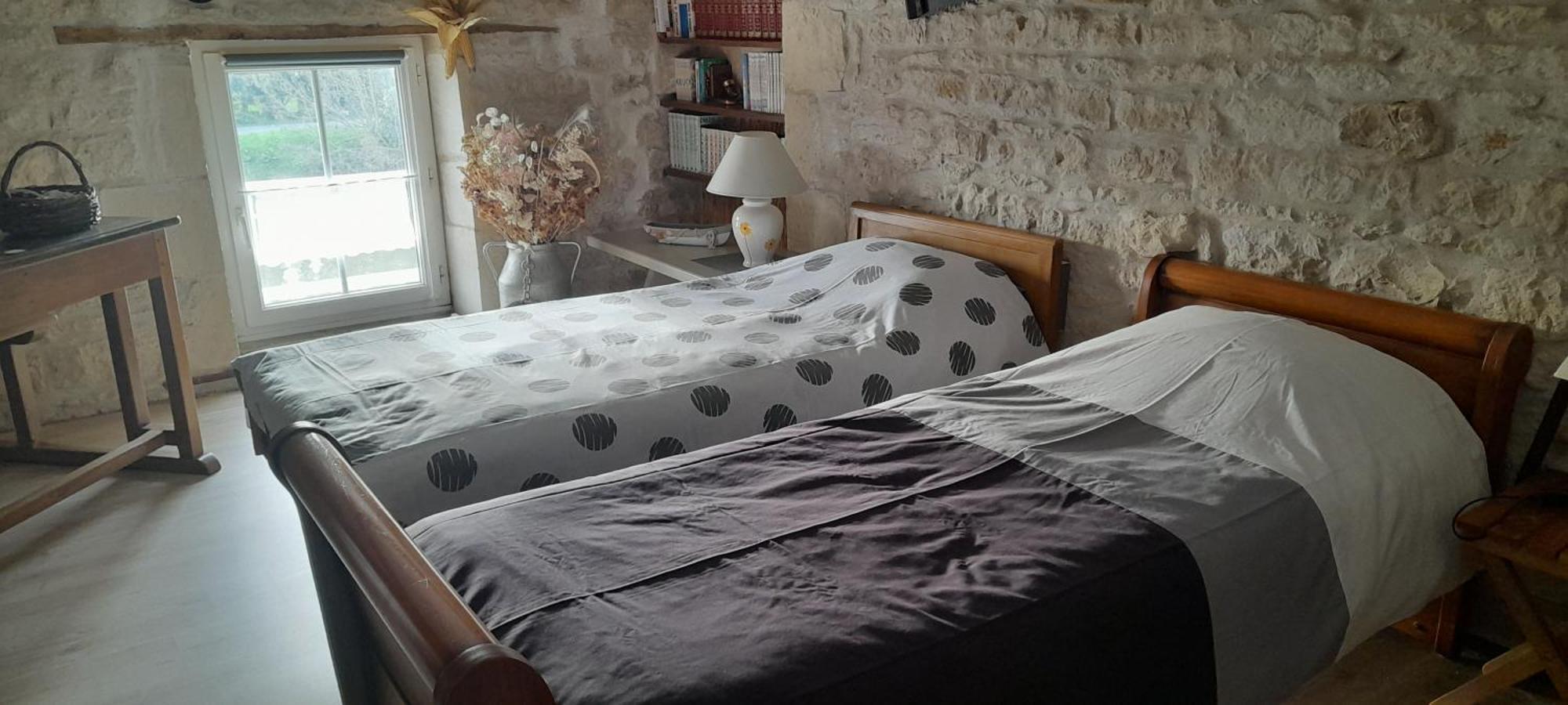 MARAIS POITEVIN pêche ,barque, vélos, wifi, linge, cheminée, cuisine La Taillee Esterno foto